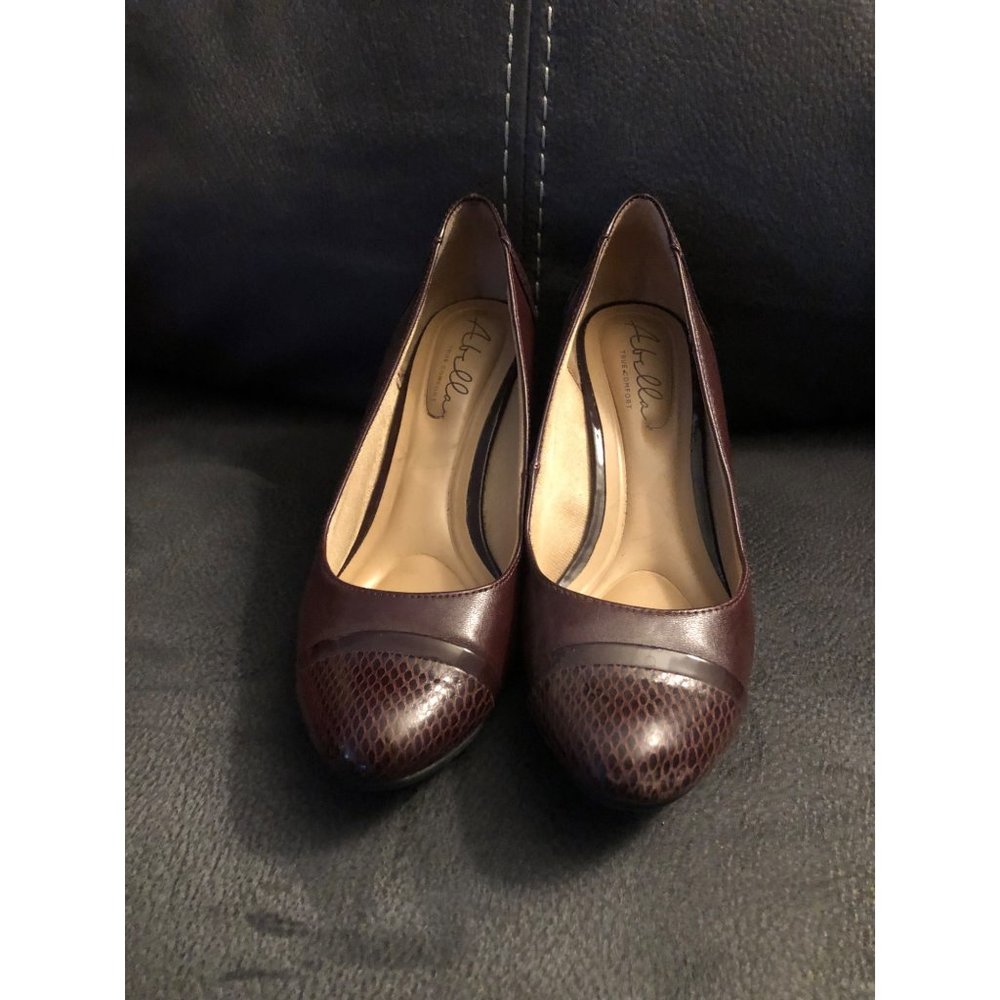 Abella true comfort burgundy Women's wedge